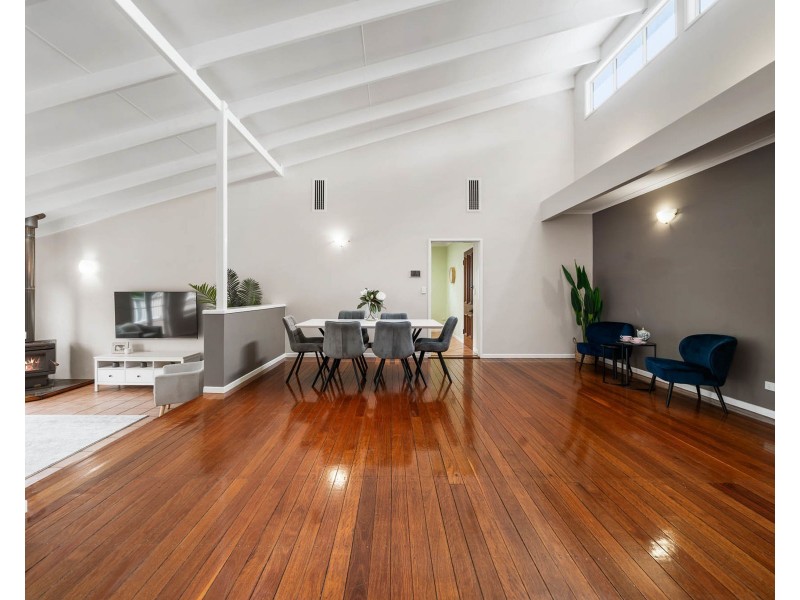 186 Rowbotham Street, Middle Ridge QLD 4350