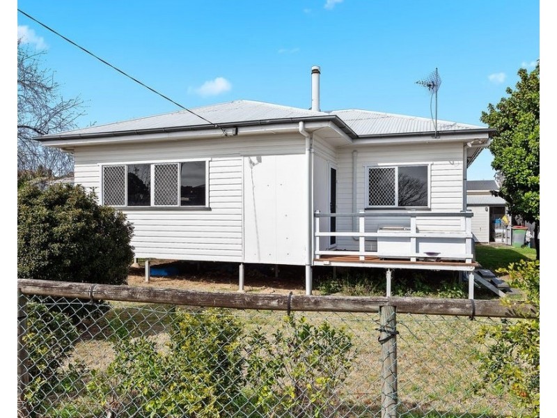 252 Long Street, South Toowoomba QLD 4350