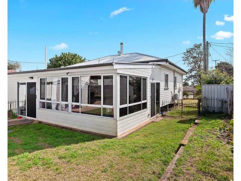 252 Long Street, South Toowoomba QLD 4350