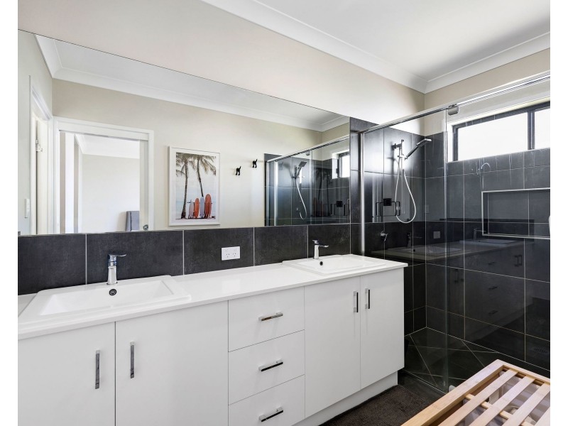 18 Kaufman Avenue, Highfields QLD 4352