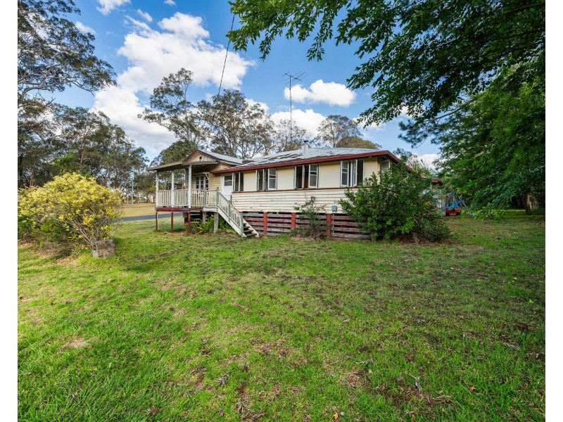 1 William Street, Crows Nest QLD 4355