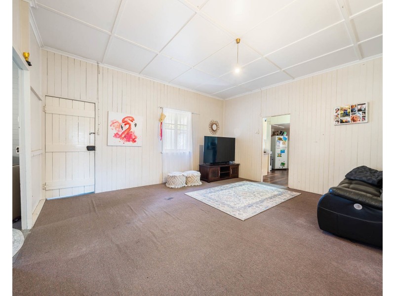 1 William Street, Crows Nest QLD 4355