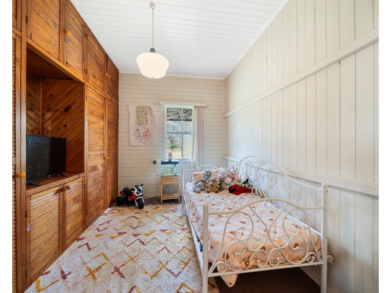 1 William Street, Crows Nest QLD 4355