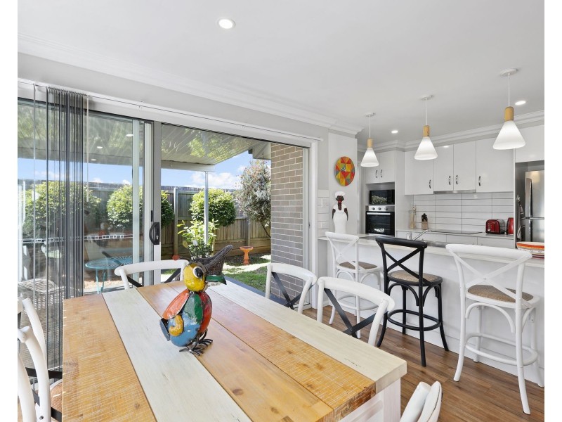 2/459 Bridge Street, Wilsonton QLD 4350