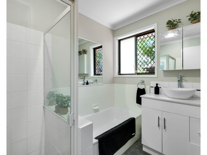 25 Blue Gum Drive, Newtown QLD 4350