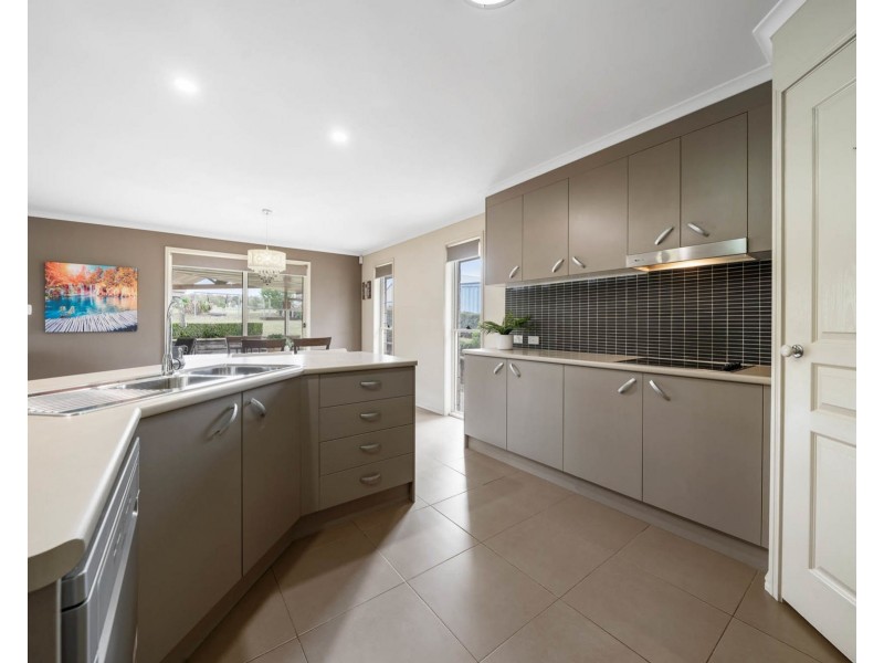 22 Curlew Street, Meringandan West QLD 4352
