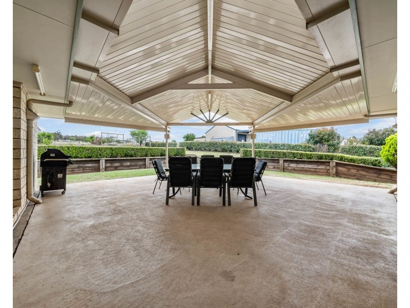 22 Curlew Street, Meringandan West QLD 4352