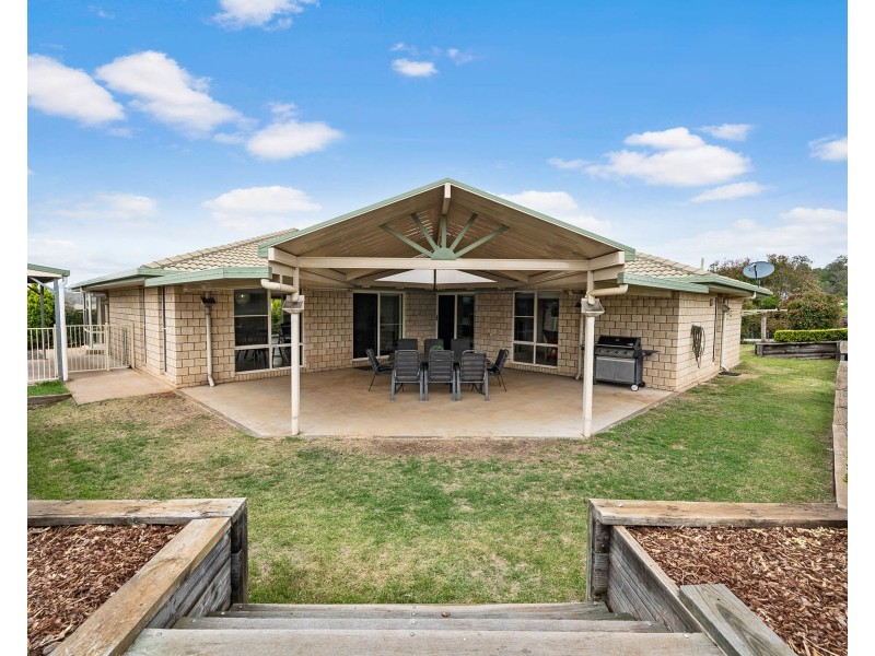 22 Curlew Street, Meringandan West QLD 4352