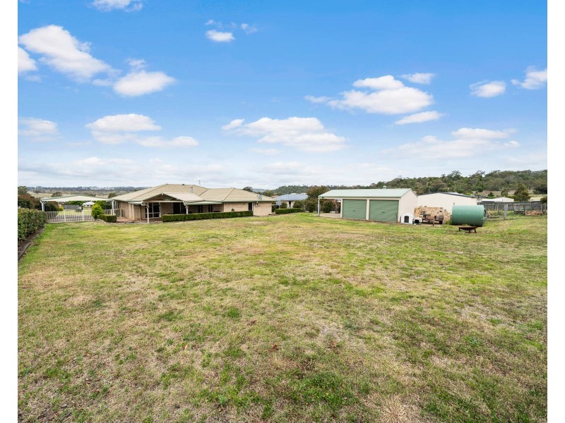 22 Curlew Street, Meringandan West QLD 4352