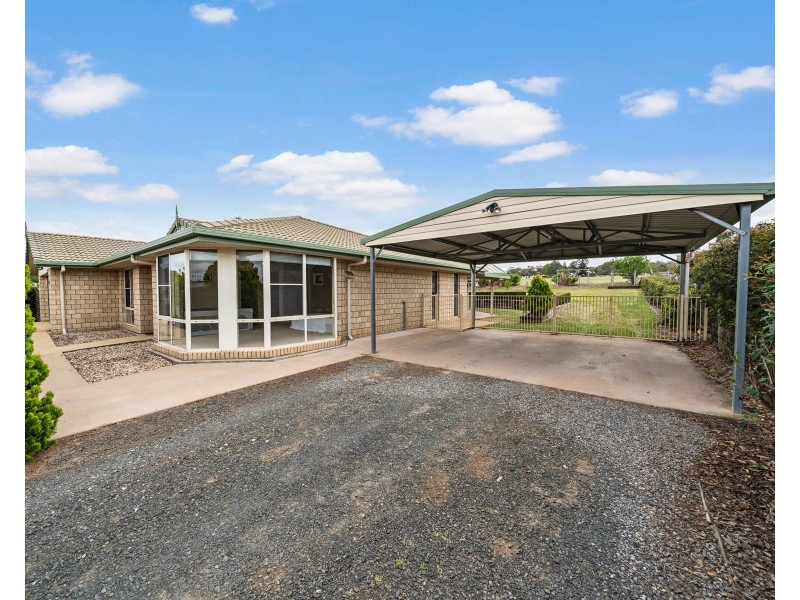 22 Curlew Street, Meringandan West QLD 4352