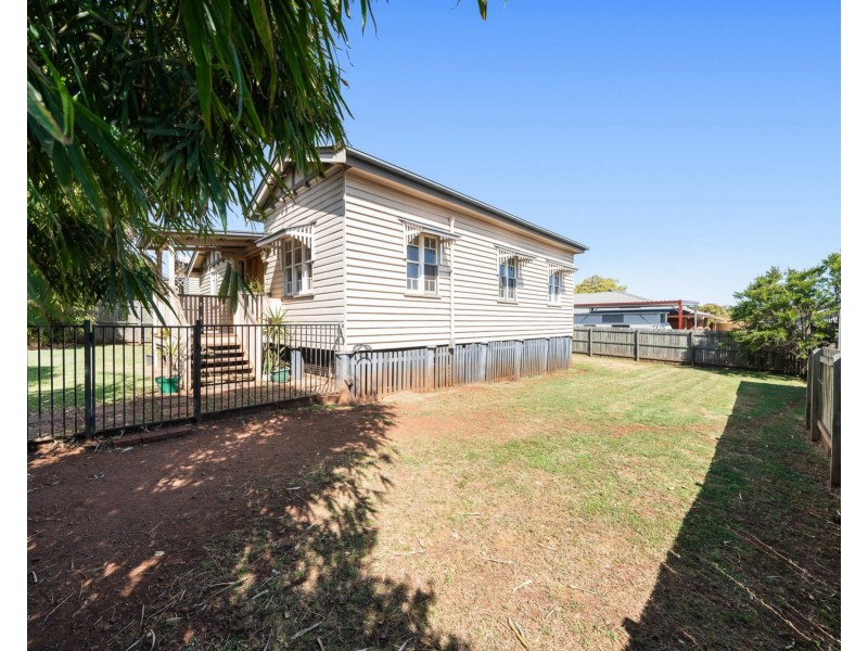72 James Street, Rangeville QLD 4350