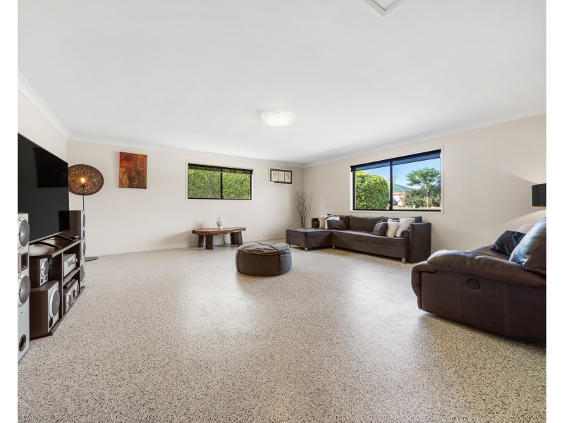 15 Westfield Drive, Westbrook QLD 4350
