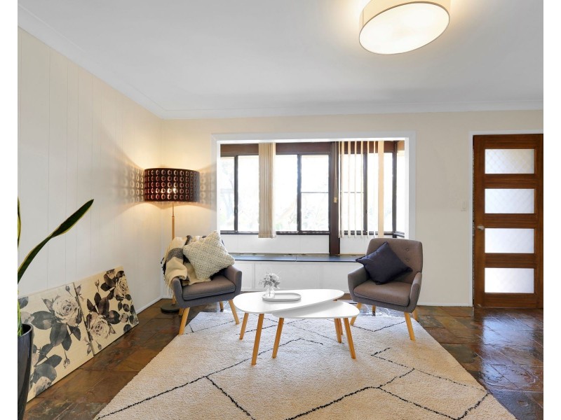 10 Regent Street, Darling Heights QLD 4350