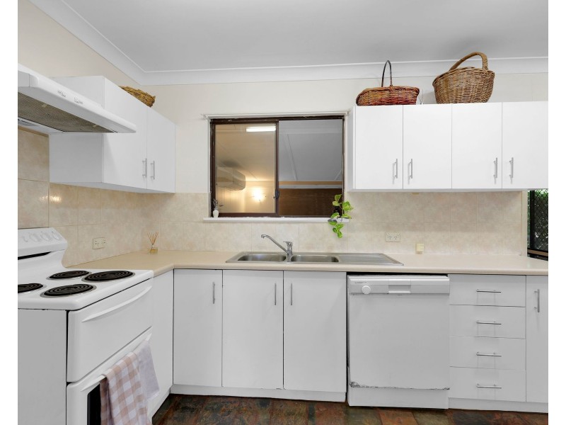 10 Regent Street, Darling Heights QLD 4350