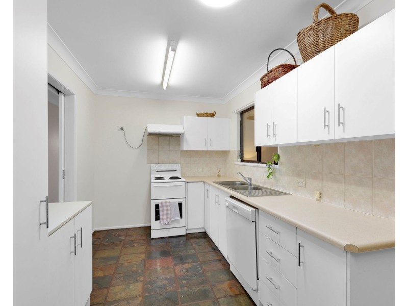 10 Regent Street, Darling Heights QLD 4350
