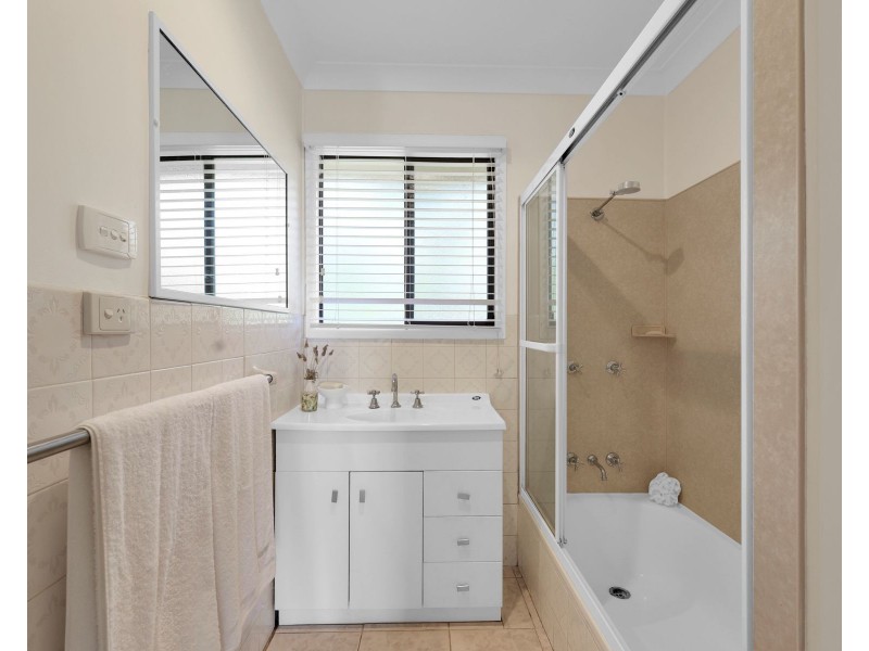 10 Regent Street, Darling Heights QLD 4350