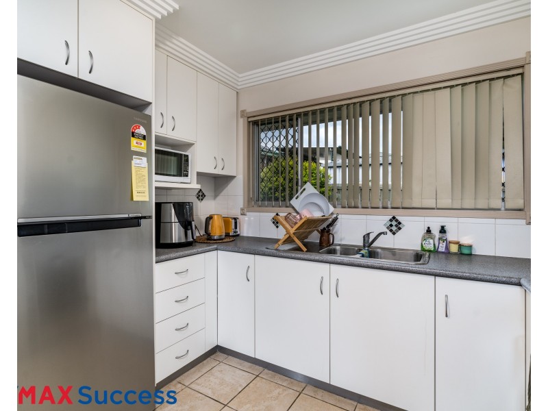 2/1 Seaton Street, South Toowoomba QLD 4350