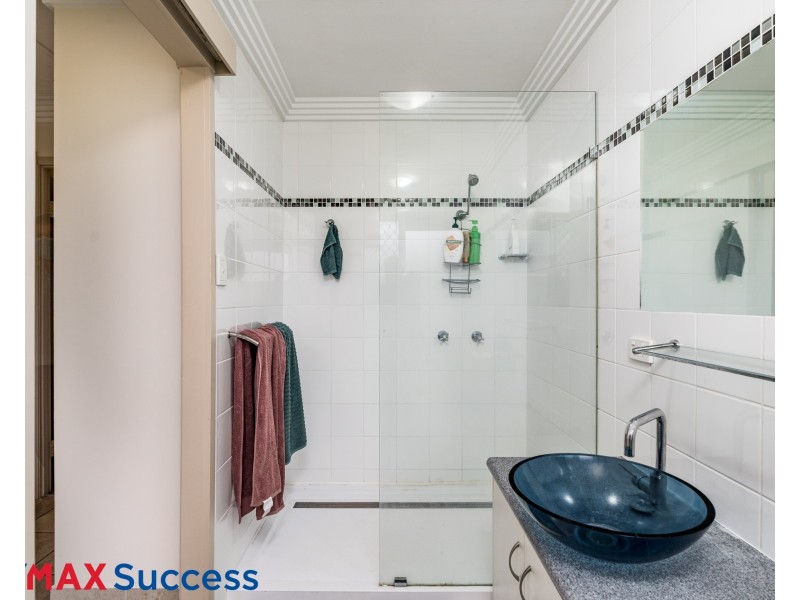 2/1 Seaton Street, South Toowoomba QLD 4350