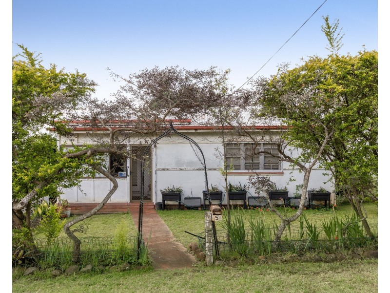 5 Kelfield Street, North Toowoomba QLD 4350