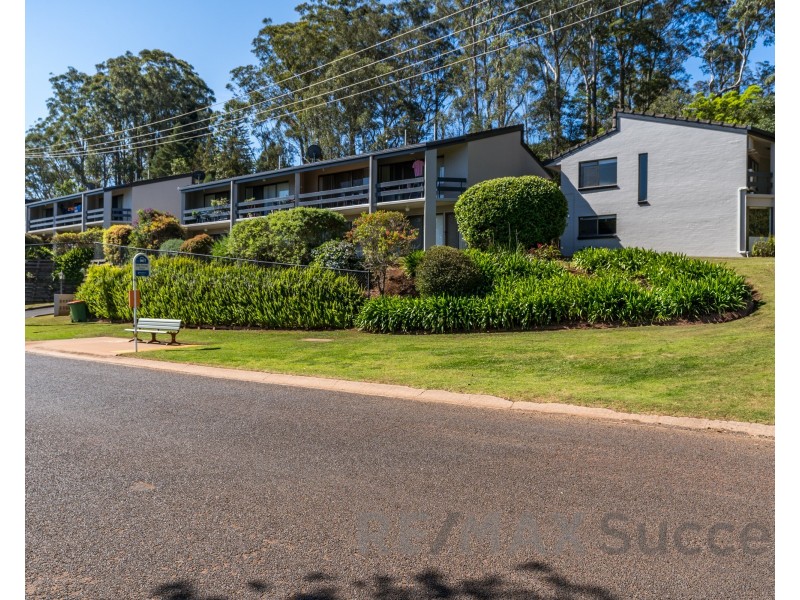 5/2 Benjamin Street, Mount Lofty QLD 4350