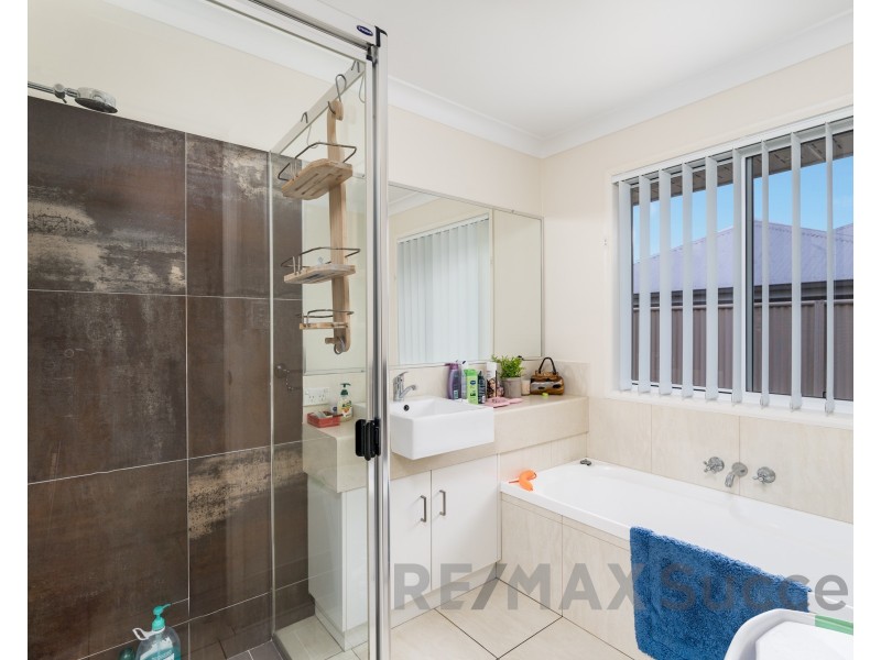 25 Calypso Crescent, Middle Ridge QLD 4350