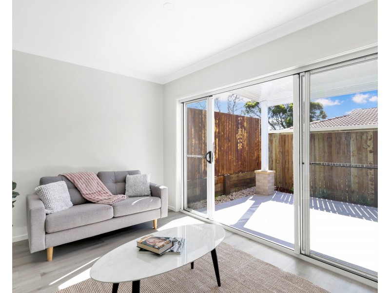 2/5 Noll Street, Kearneys Spring QLD 4350