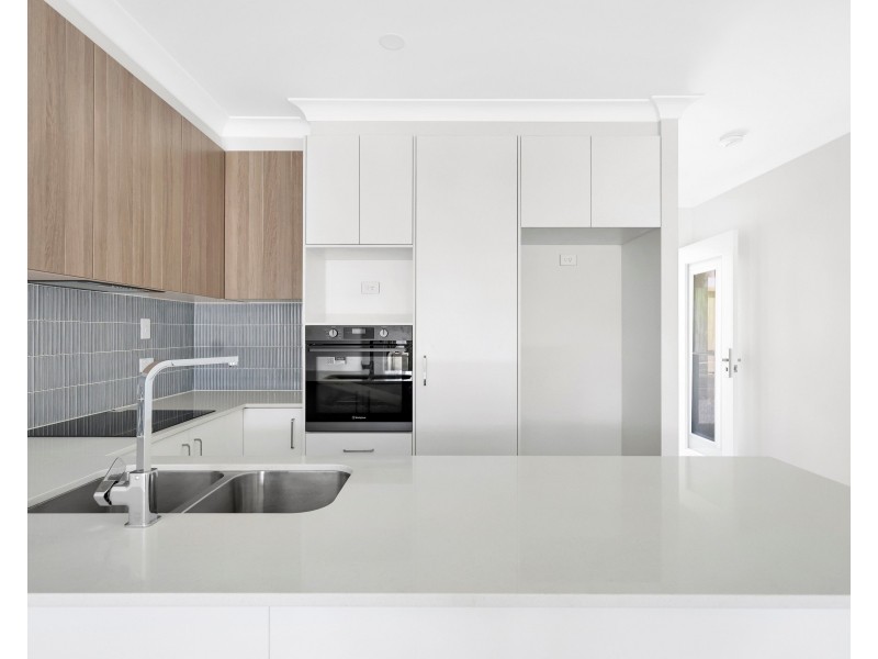 3/5 Noll Street, Kearneys Spring QLD 4350