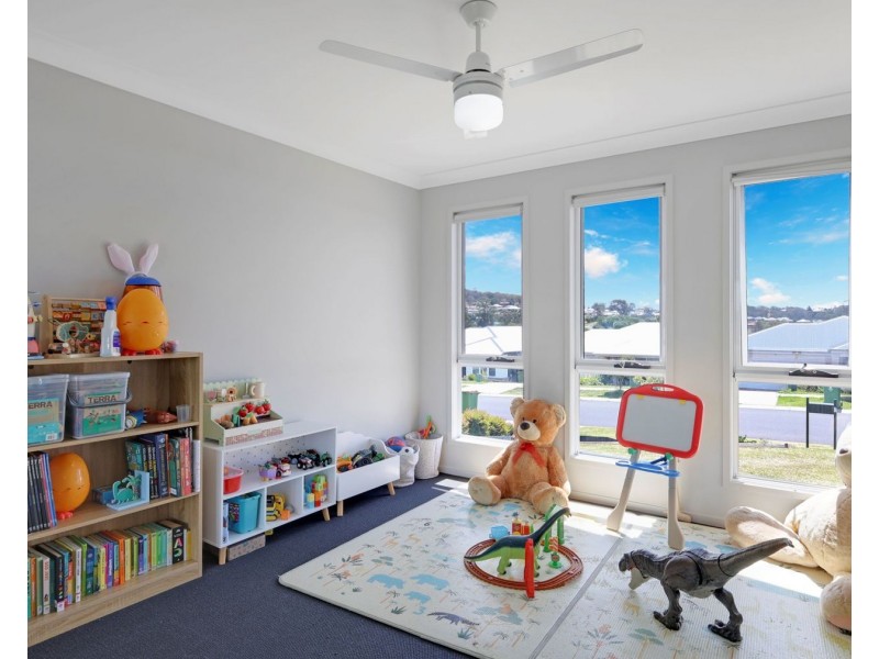 6 Downs Street, Glenvale QLD 4350