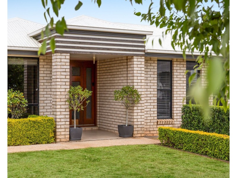 23 Pugh Street, Middle Ridge QLD 4350