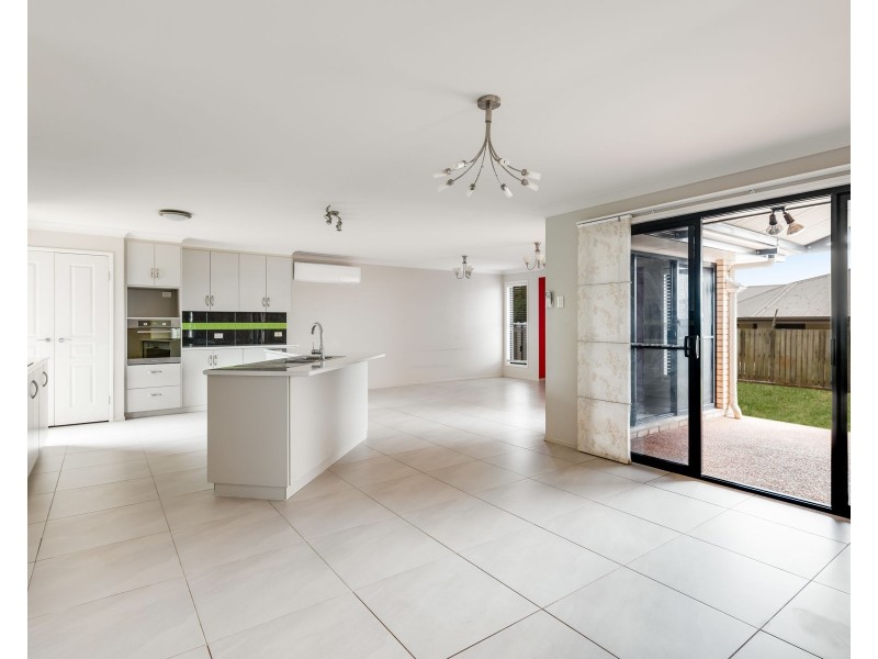 23 Pugh Street, Middle Ridge QLD 4350
