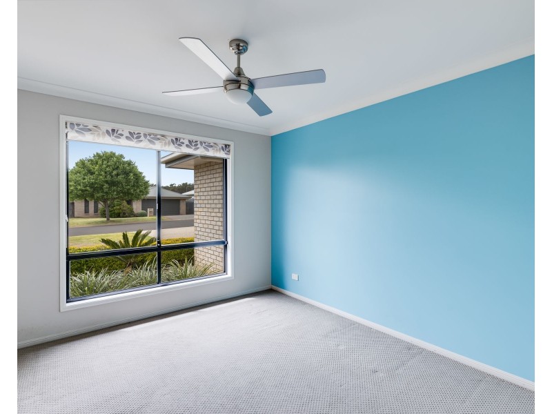 23 Pugh Street, Middle Ridge QLD 4350