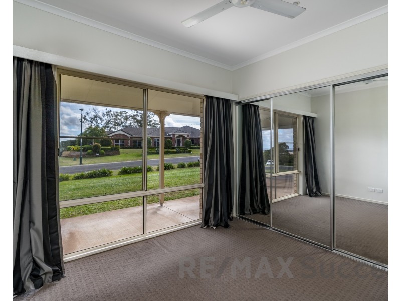 42 Panoramic Drive, Preston QLD 4352