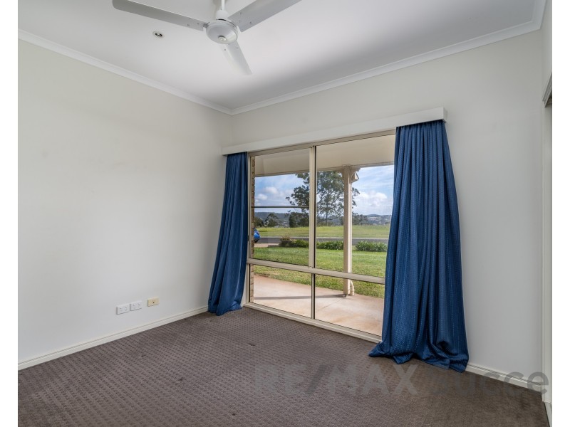 42 Panoramic Drive, Preston QLD 4352