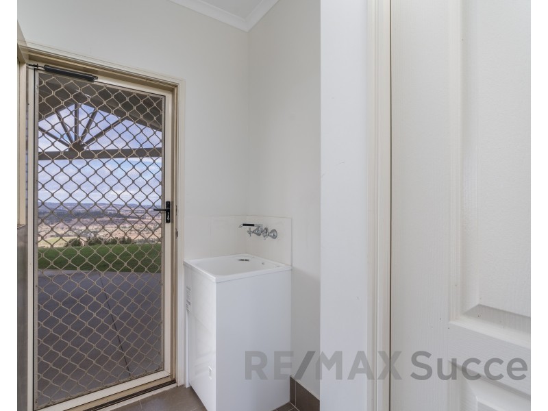 42 Panoramic Drive, Preston QLD 4352