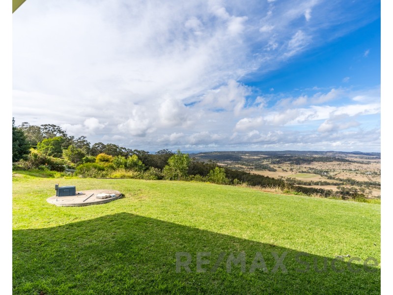 42 Panoramic Drive, Preston QLD 4352