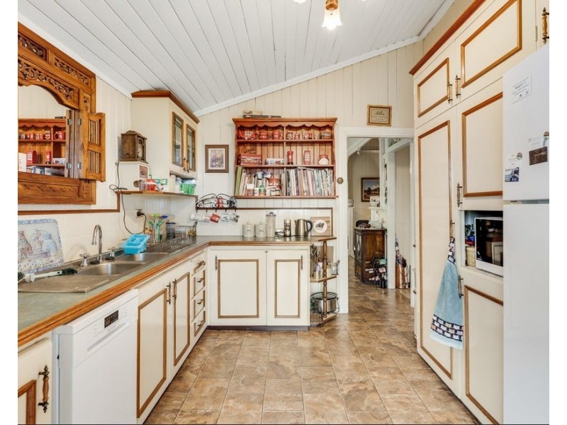 19 Euston Road, Glenvale QLD 4350