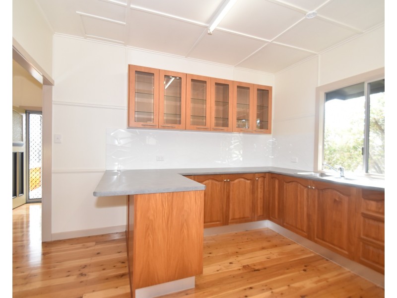 4 Underwood Crescent, Harristown QLD 4350