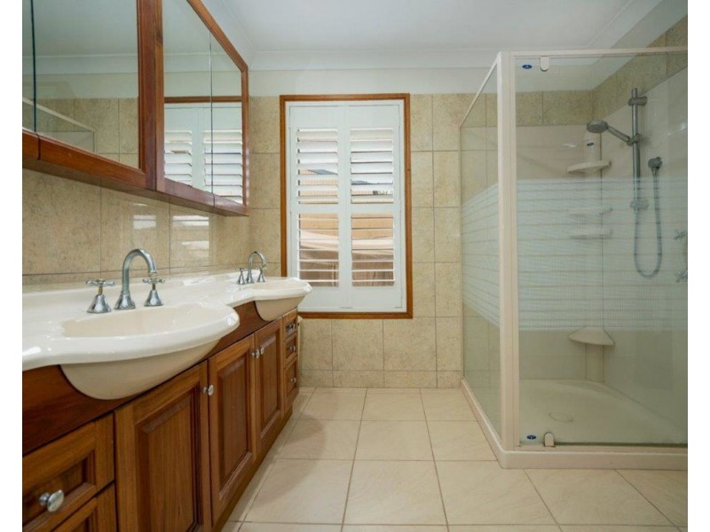 2 Samuel Court, Darling Heights QLD 4350
