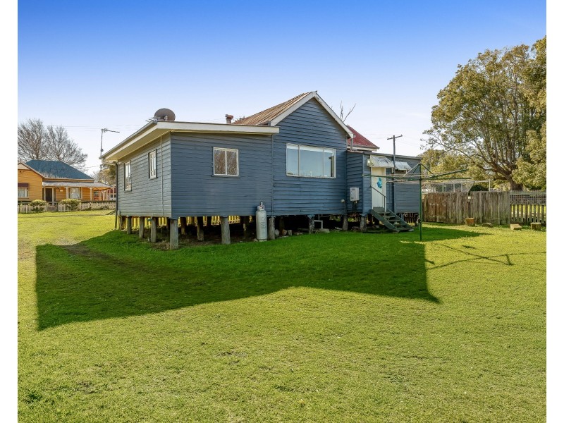 2 Glasgow Street, North Toowoomba QLD 4350