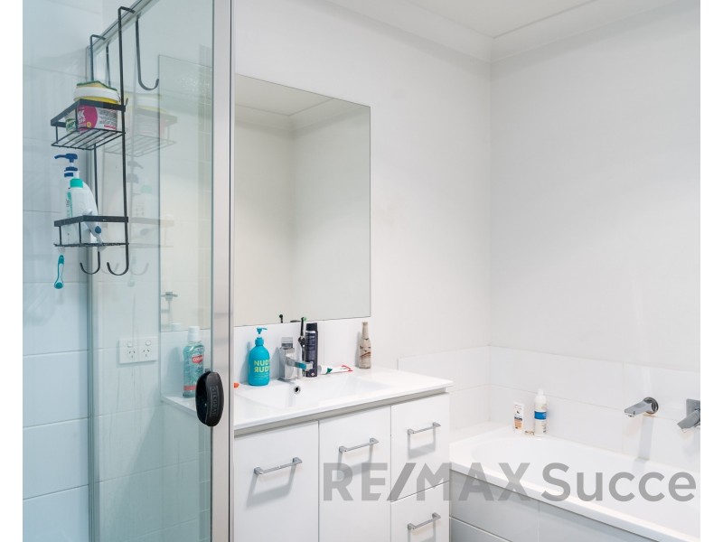 2/12 Glenwood Drive, Glenvale QLD 4350