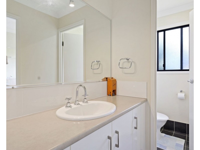 21 Manikato Drive, Hodgson Vale QLD 4352