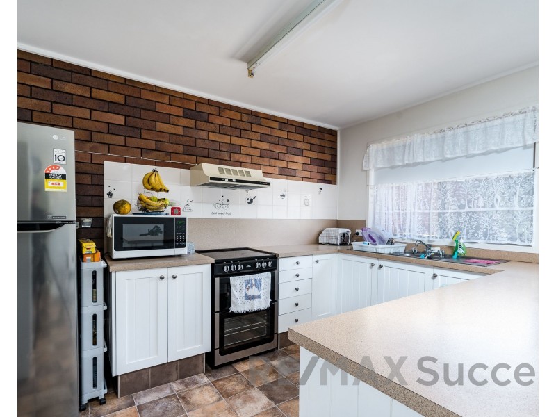 2/4 Brendanbri Street, Kearneys Spring QLD 4350