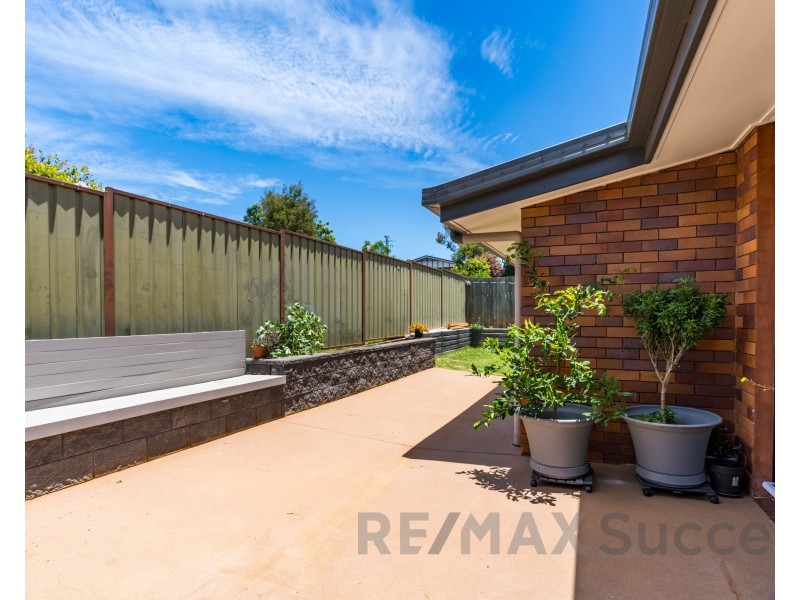2/4 Brendanbri Street, Kearneys Spring QLD 4350