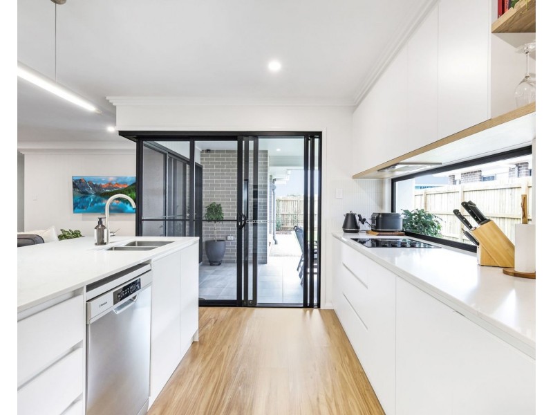 4 O’Neill Circuit, Kearneys Spring QLD 4350