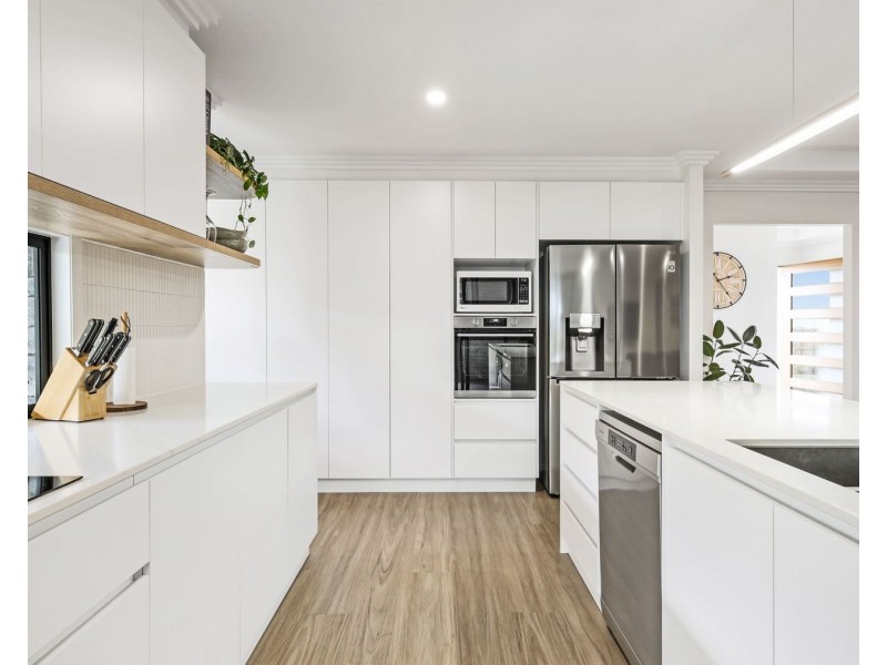 4 O’Neill Circuit, Kearneys Spring QLD 4350