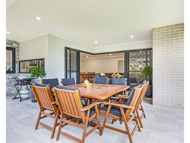4 O’Neill Circuit, Kearneys Spring QLD 4350