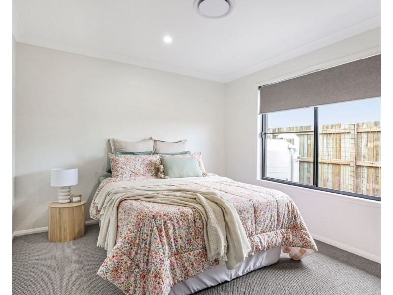 4 O’Neill Circuit, Kearneys Spring QLD 4350