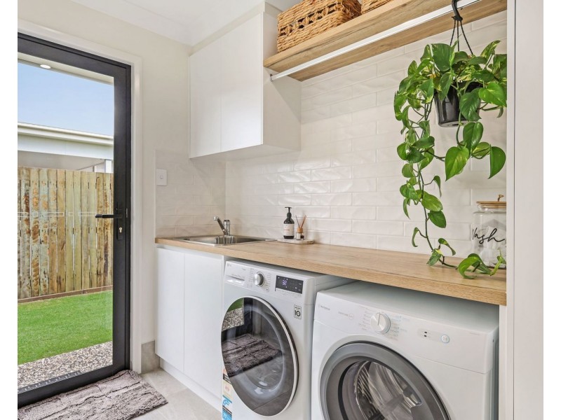 4 O’Neill Circuit, Kearneys Spring QLD 4350