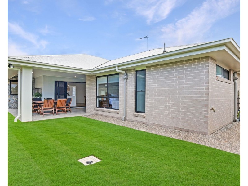 4 O’Neill Circuit, Kearneys Spring QLD 4350