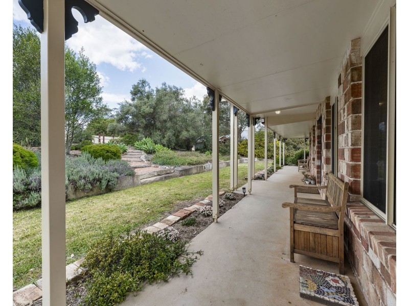 1 Eli Court, Highfields QLD 4352